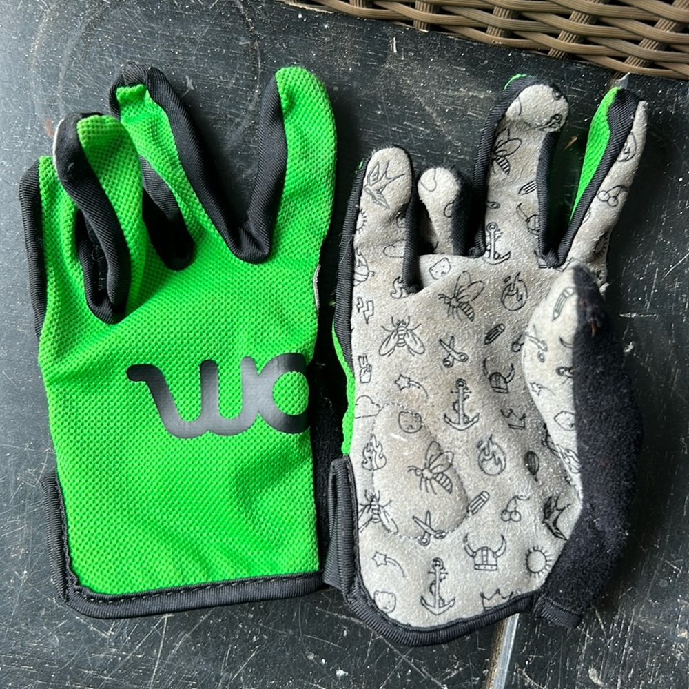 Woom Kids Green Bike Gloves Size 6 Bicycle Biking Gear